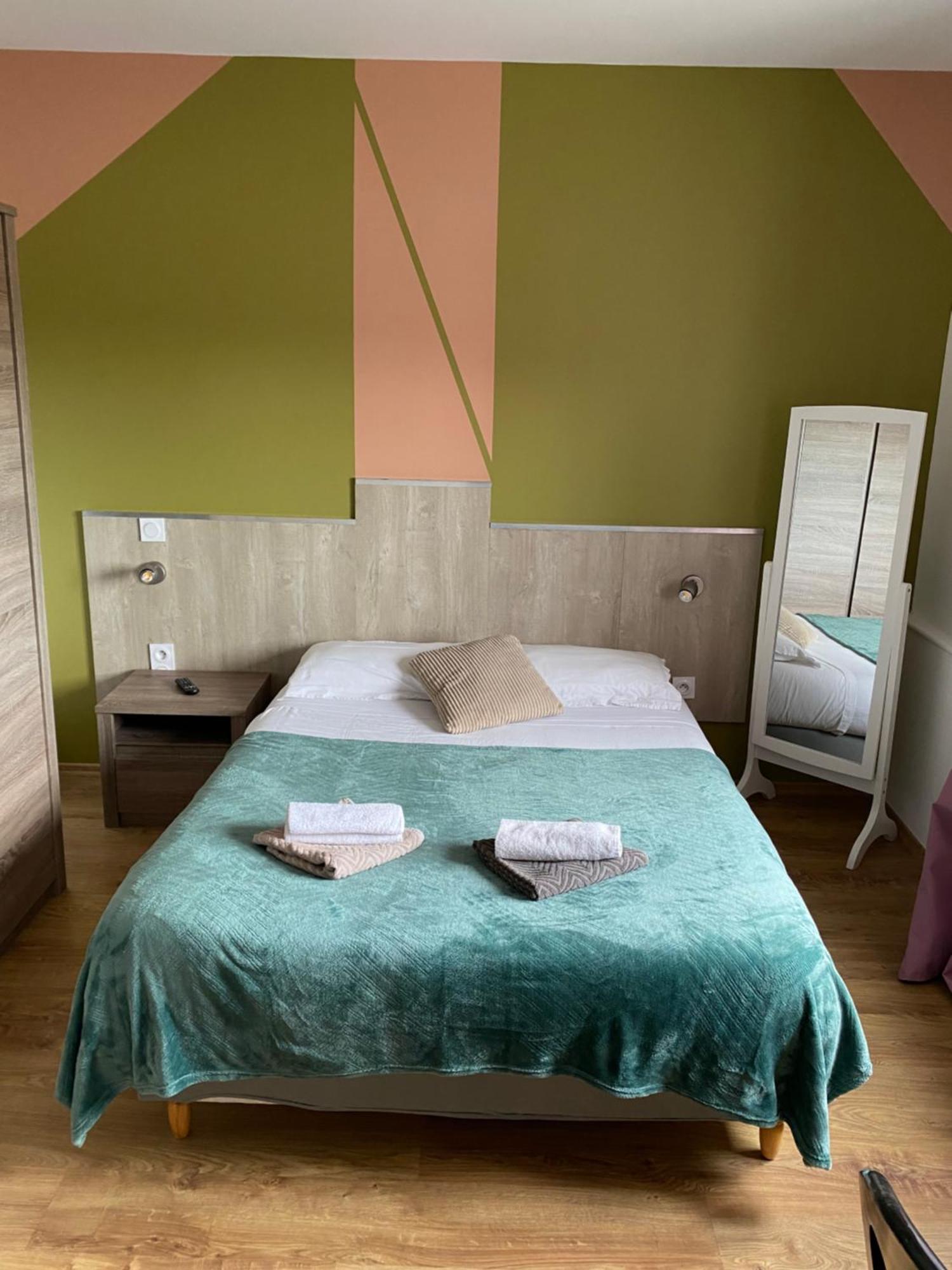 Le Amand Hotel Saint-Amand-Mont-Rond